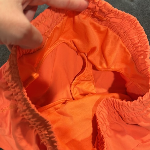 Athleta Girl Heart the Hustle 2.5" Orange Short lined - Picture 10 of 11